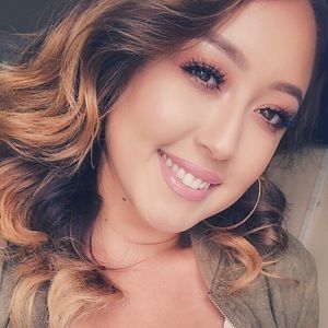 Meet your Posher, Juliana